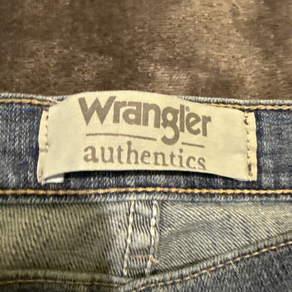Wrangler Authentics Jeans Men 42 X 30 Blue Straight Leg Medium Wash Cotton Blend - Picture 5 of 12